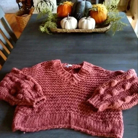 FAVLUX Sweater - Picture 1 of 3